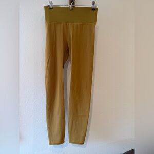 Vuori Women’s Dark Golden Leggings